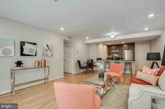 1423 Newton St Nw - Photo 3 of 12