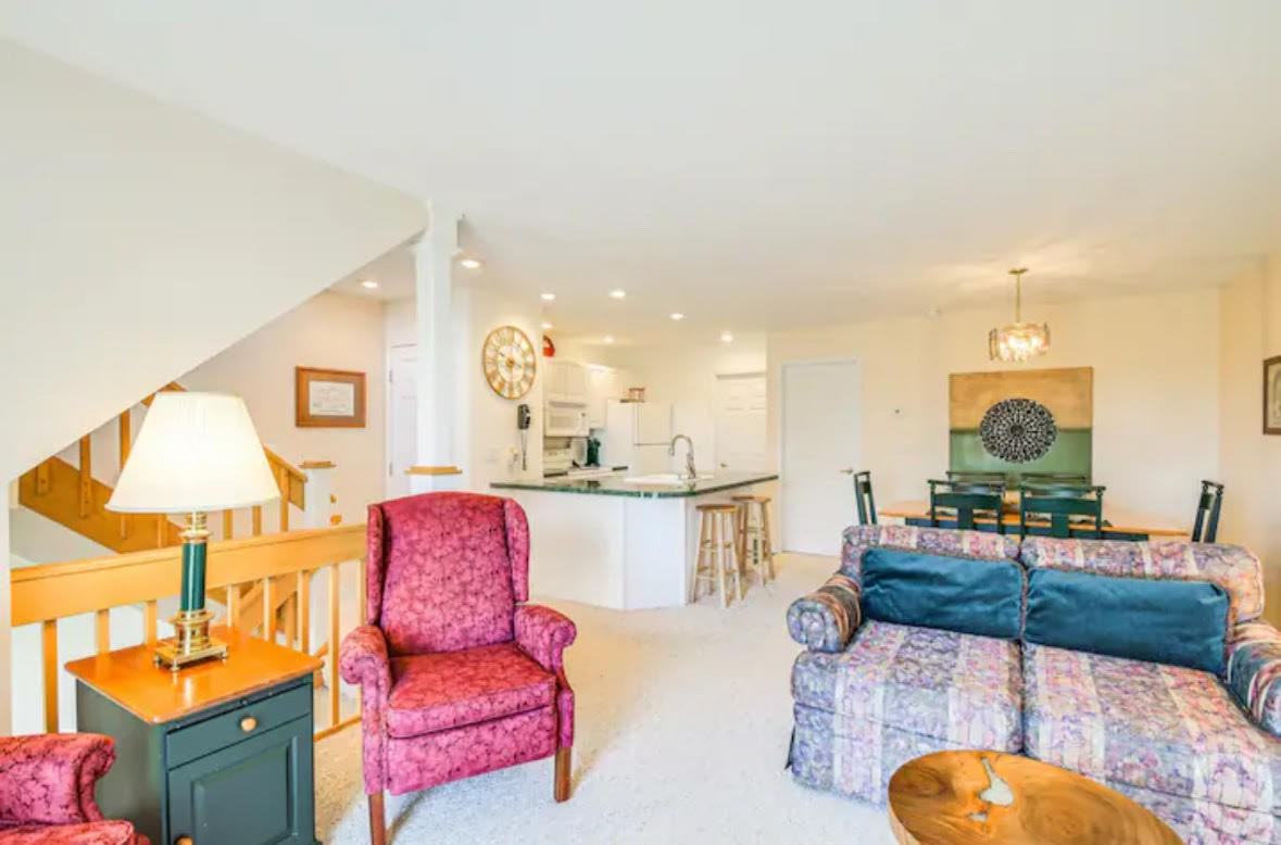 319 Territory Dr - Photo 3 of 12