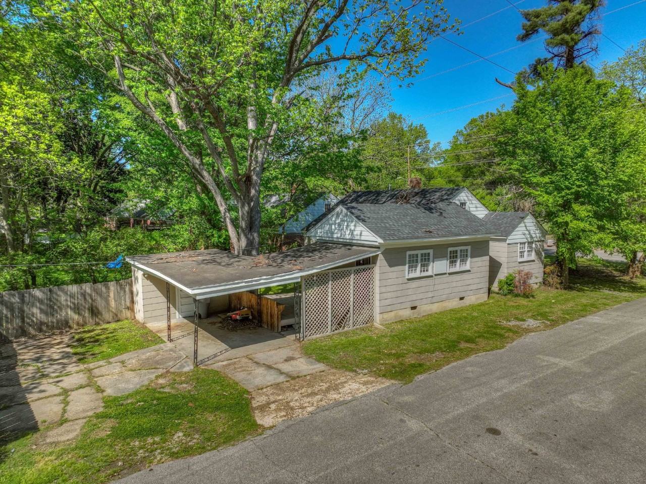 777 Loeb St - Photo 4 of 27