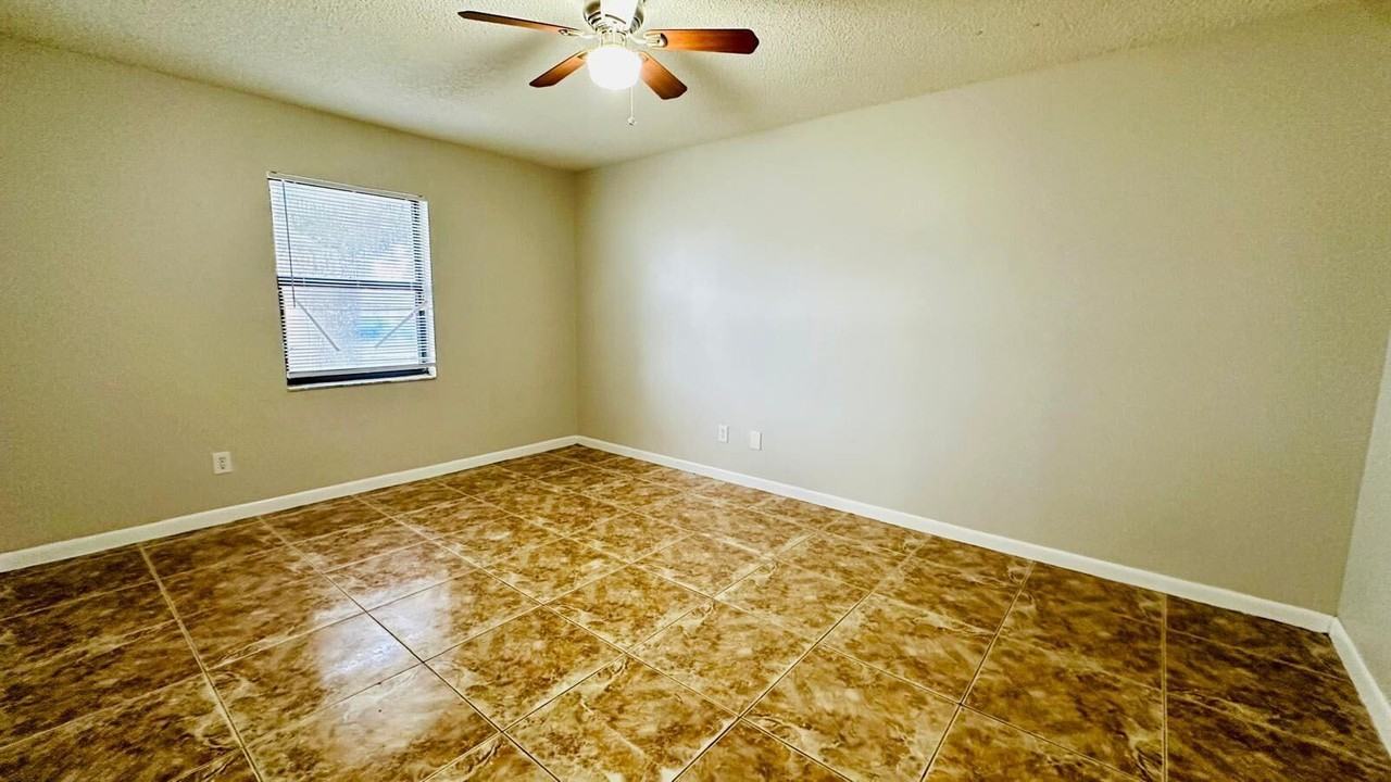 184 Julie Ln - Photo 5 of 8