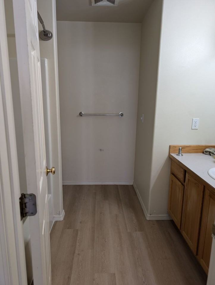 590 Lowell Ct - Photo 6 of 11