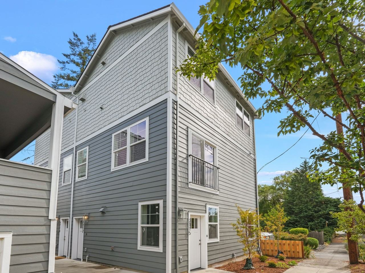 21SHR - 21st & Sherrett ****** END MANAGEMENT AS OF 12/31/25 - Photo 3 of 7