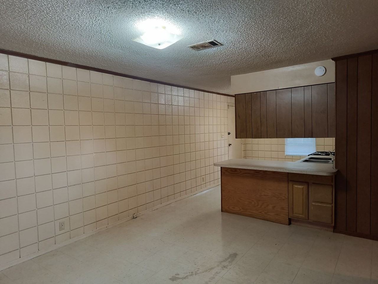 2702 W 24th Ave - Photo 2 of 7