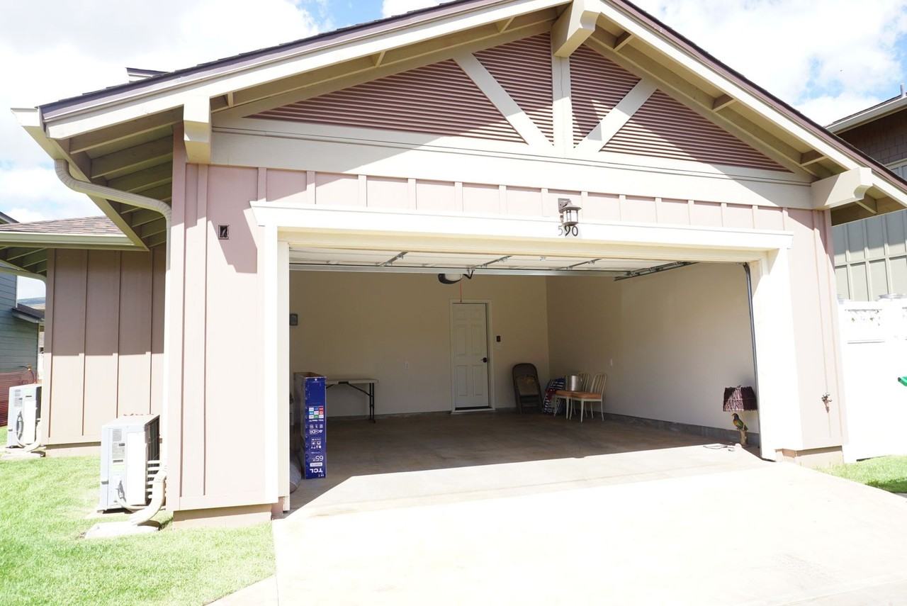 590 Hoe Kawele Ln - Photo 3 of 14