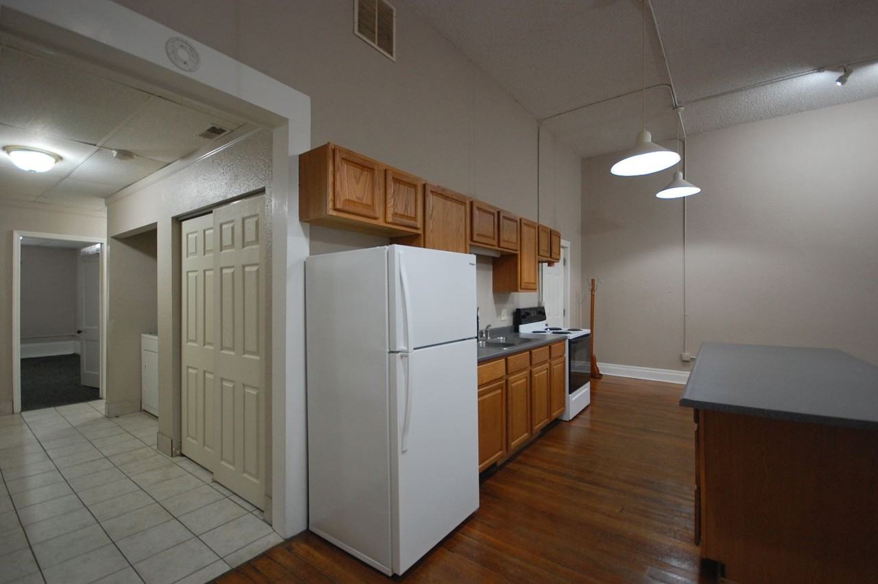 717 Story St - Photo 4 of 23
