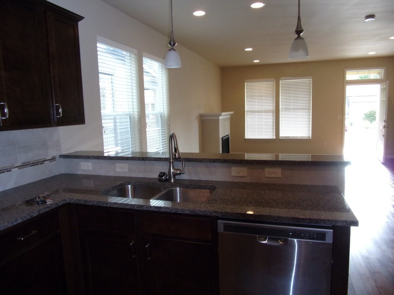 230 Main St Ne - Photo 4 of 9