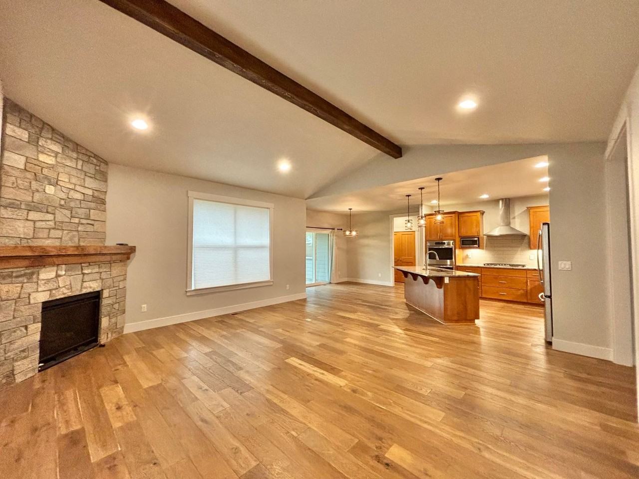 314 Se Sumner Dr - Photo 3 of 39