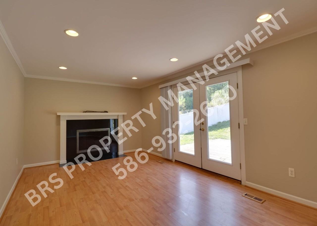 53663 Tundra Dr - Photo 2 of 16