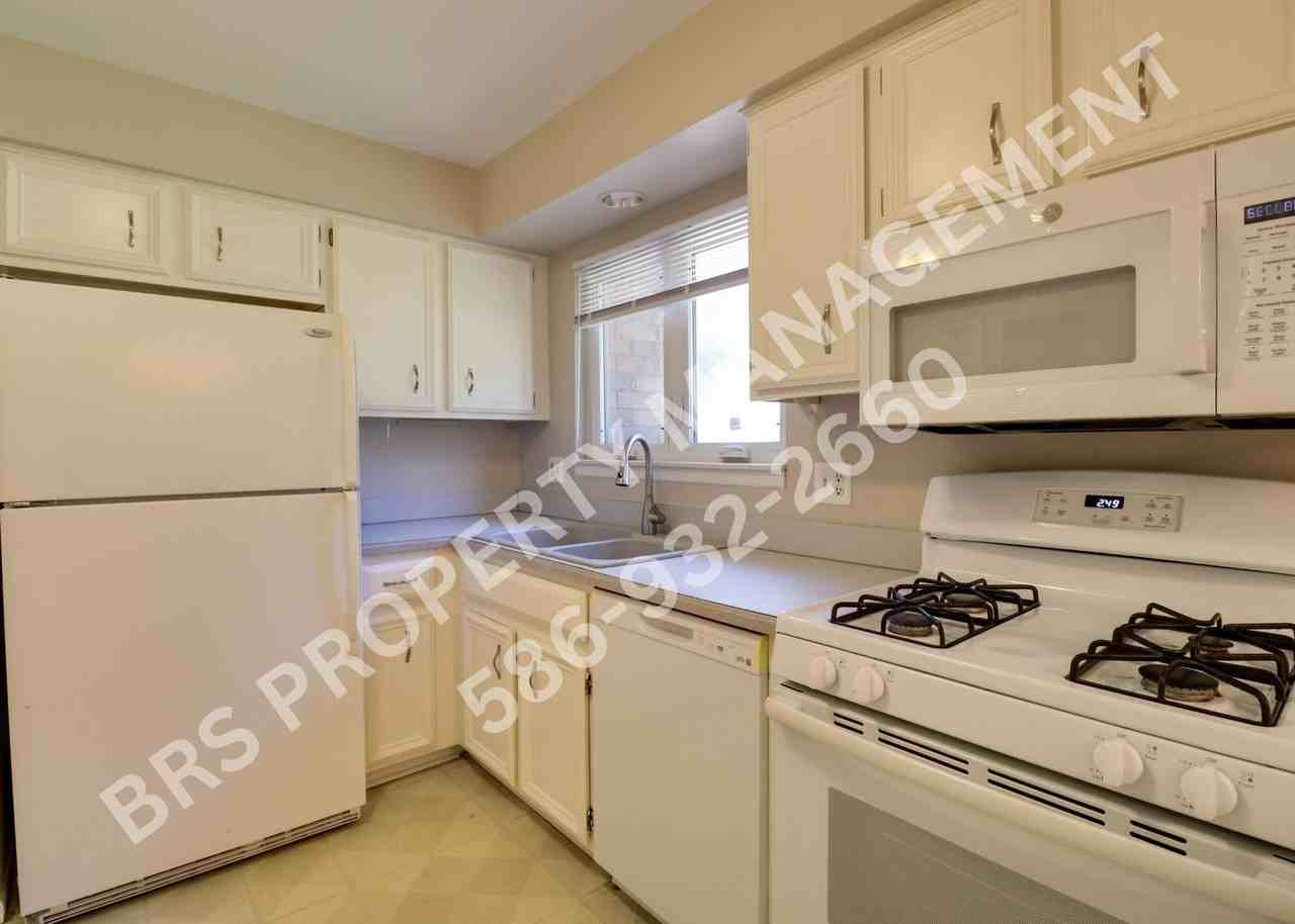 53663 Tundra Dr - Photo 3 of 16