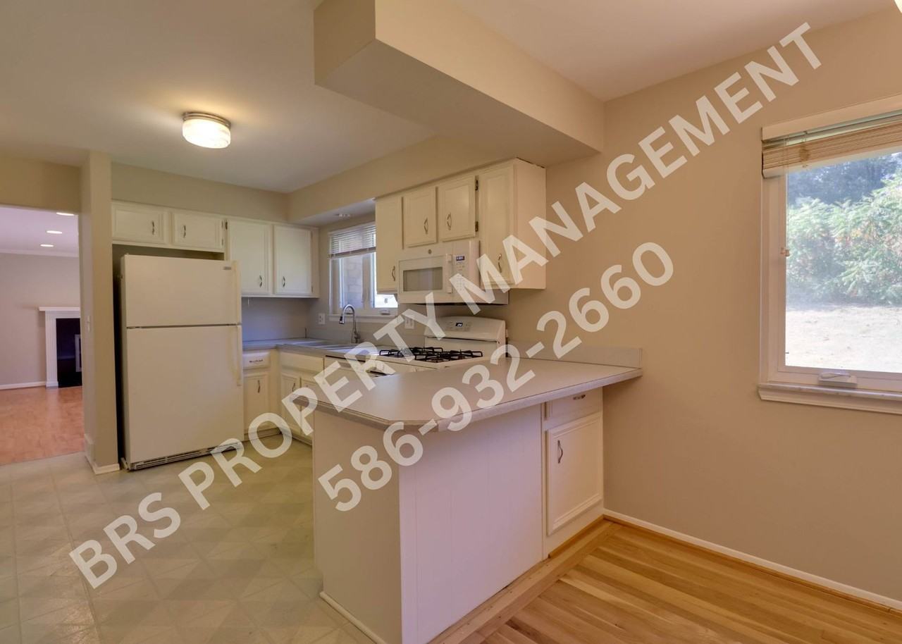 53663 Tundra Dr - Photo 4 of 16