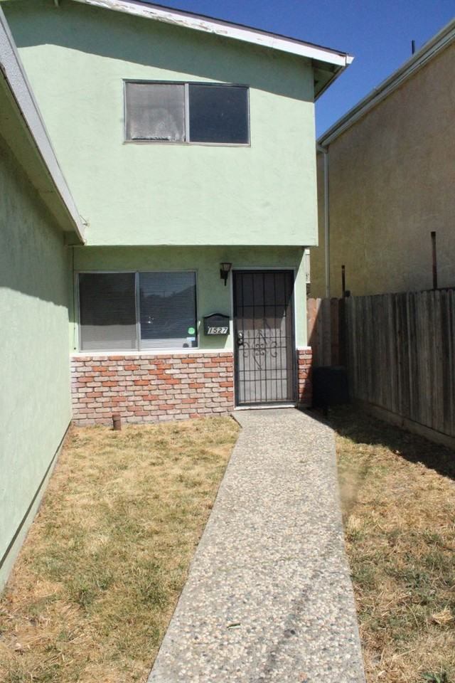1527 Pine Ave - Photo 2 of 18
