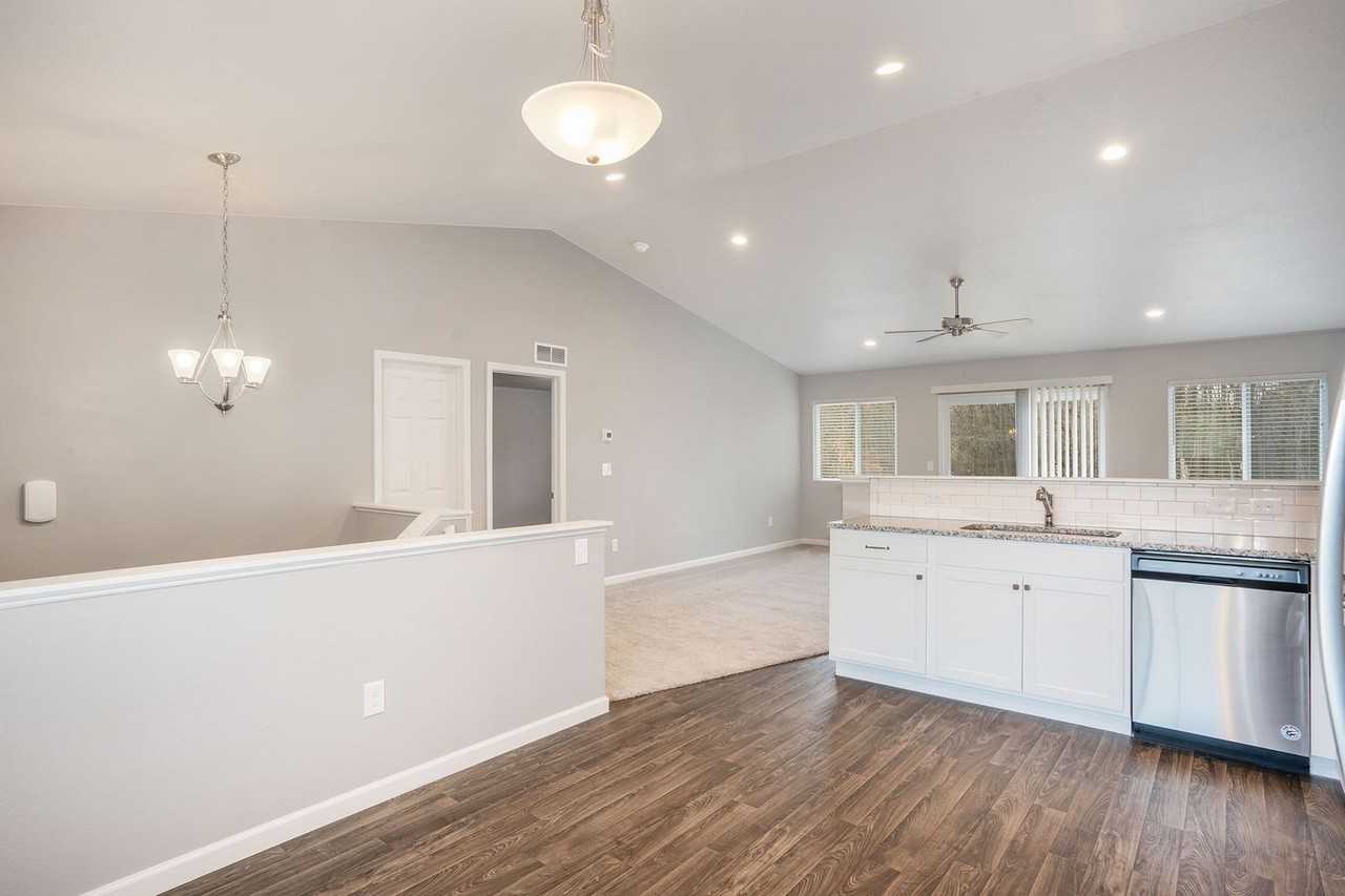 16625 Bedington Dr - Photo 5 of 24