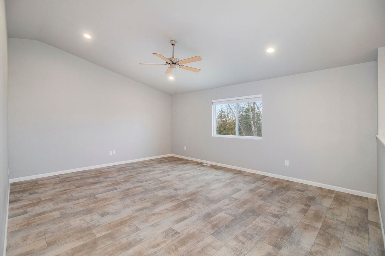 4461 Soya Ave - Photo 6 of 17