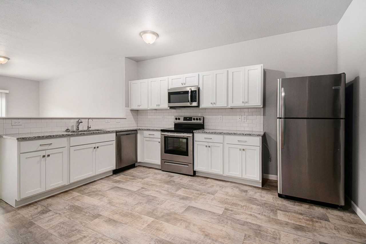 26170 Northland Crossing Dr - Photo 3 of 14