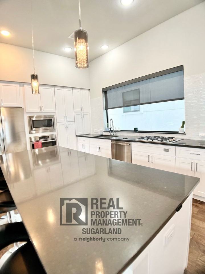 2115 Arabelle St - Photo 7 of 28