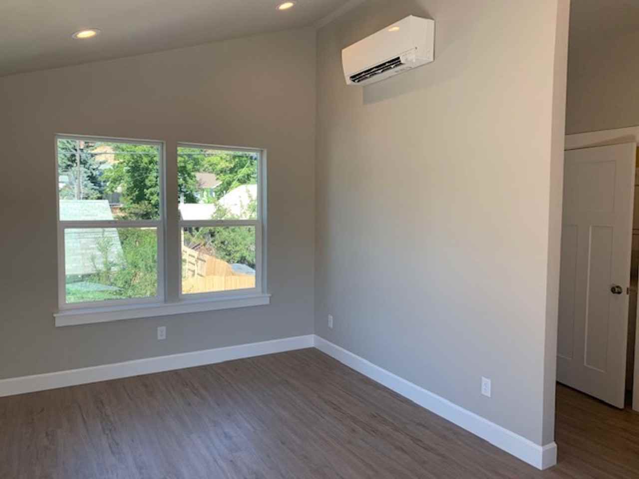 744 Nw Ogden Ave #2 - Photo 3 of 6