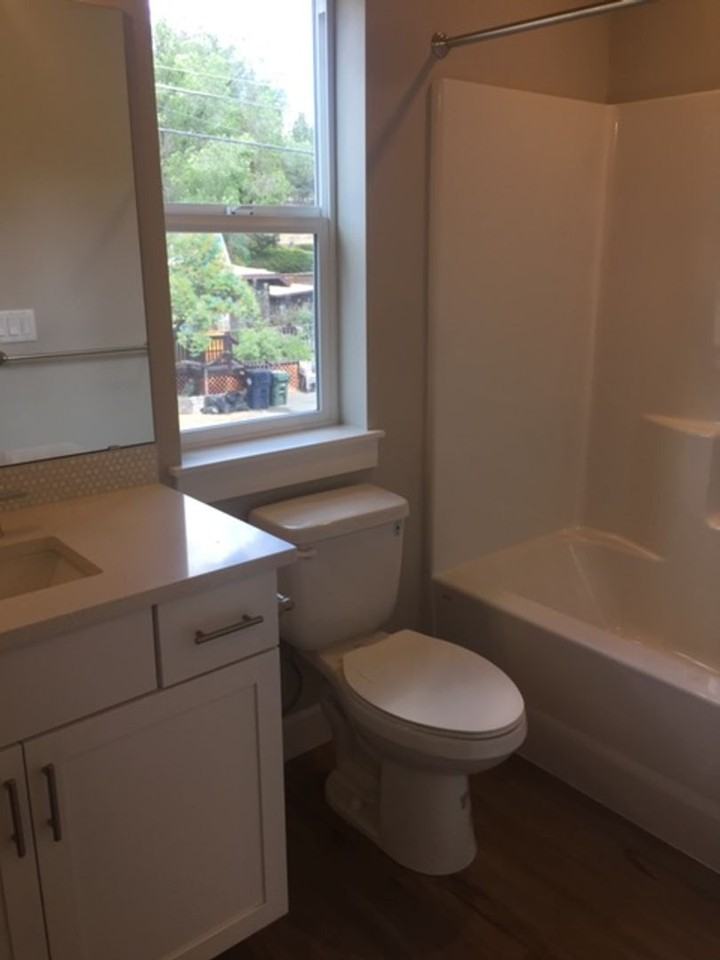 744 Nw Ogden Ave #2 - Photo 6 of 6