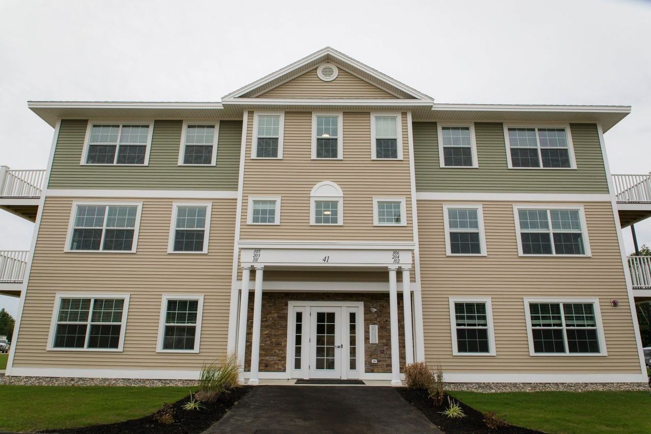 Fox Ridge Crossing 2 - Photo 2 of 12