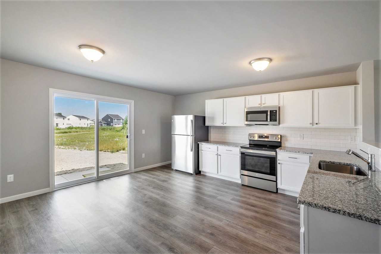 7200 Primrose Ln - Photo 2 of 19