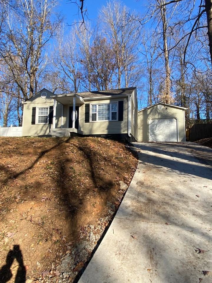 709 Woodlawn Drive - Photo 2 of 16