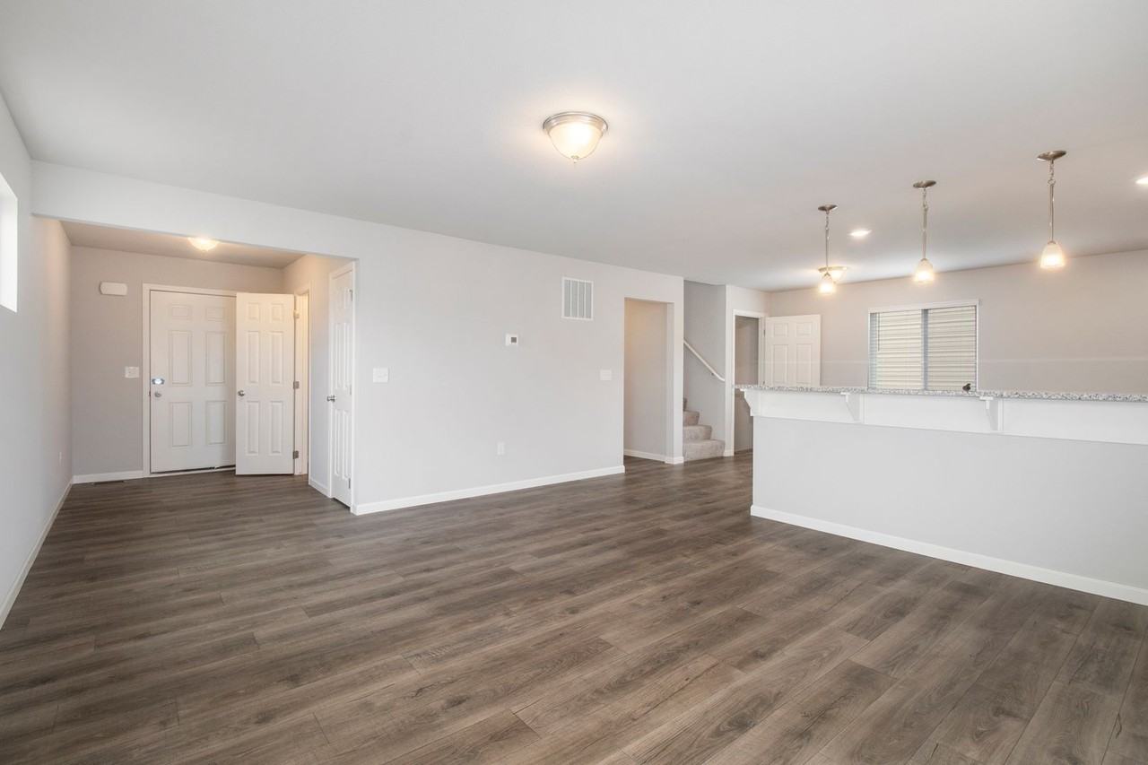 2247 Richardson Ct - Photo 2 of 27