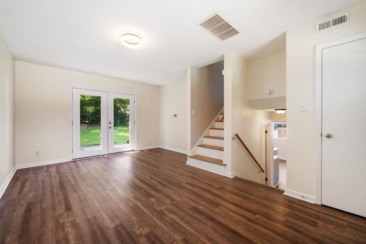 2118 Baltic Ave - Photo 4 of 19