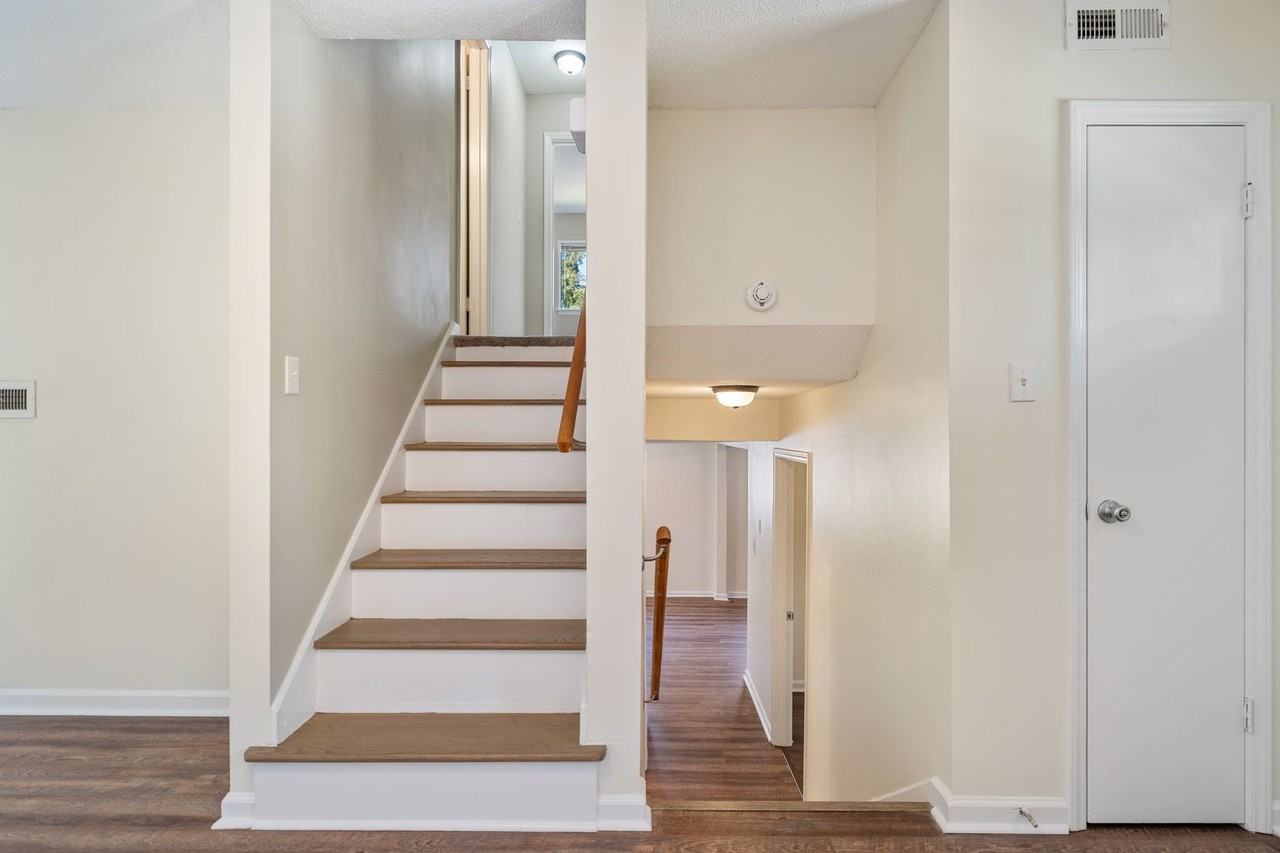 2118 Baltic Ave - Photo 5 of 19