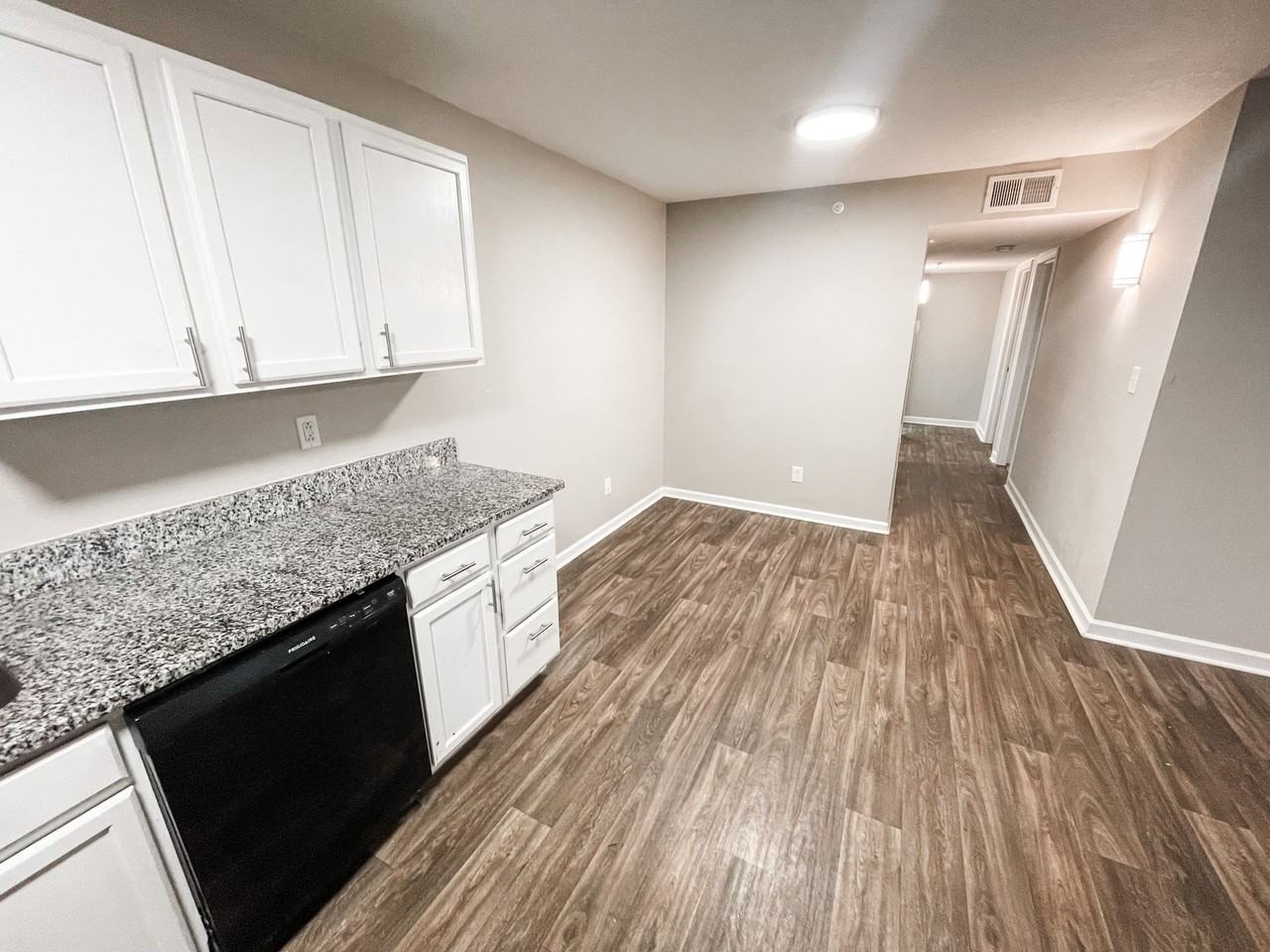 Liberty View Apartments | $500 Move In Special - Photo 4 of 13