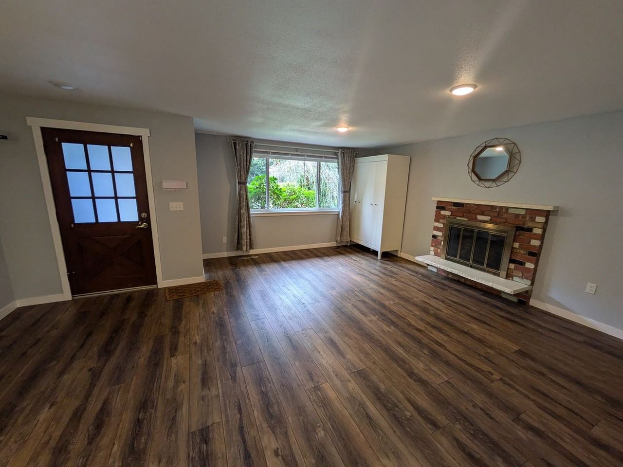 911 Chambers St - Photo 2 of 16