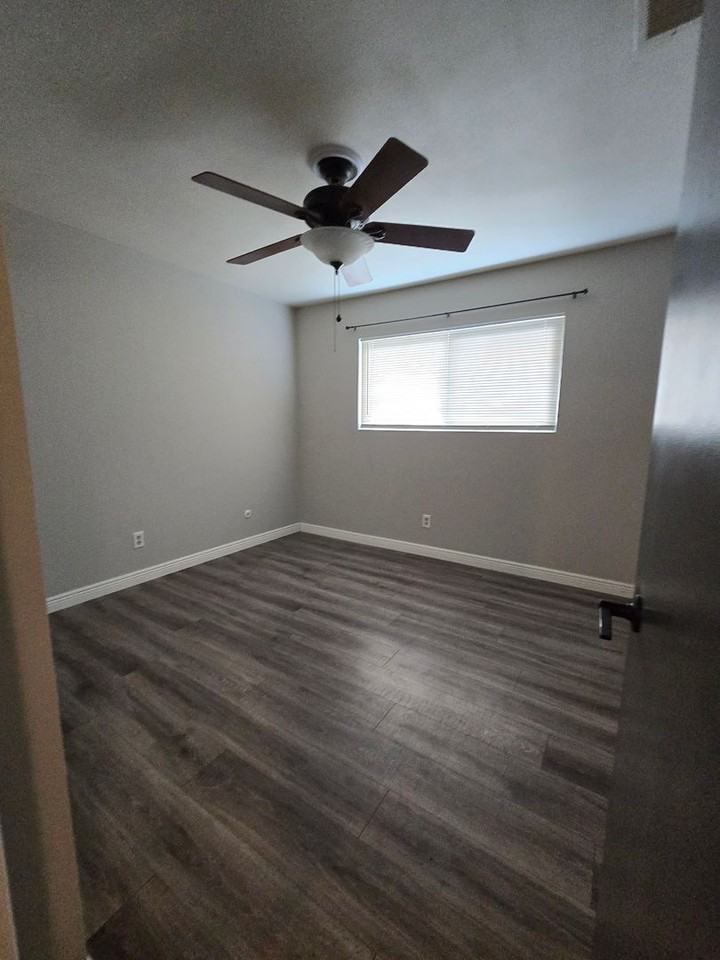 395 W Spruce Ave - Photo 3 of 17