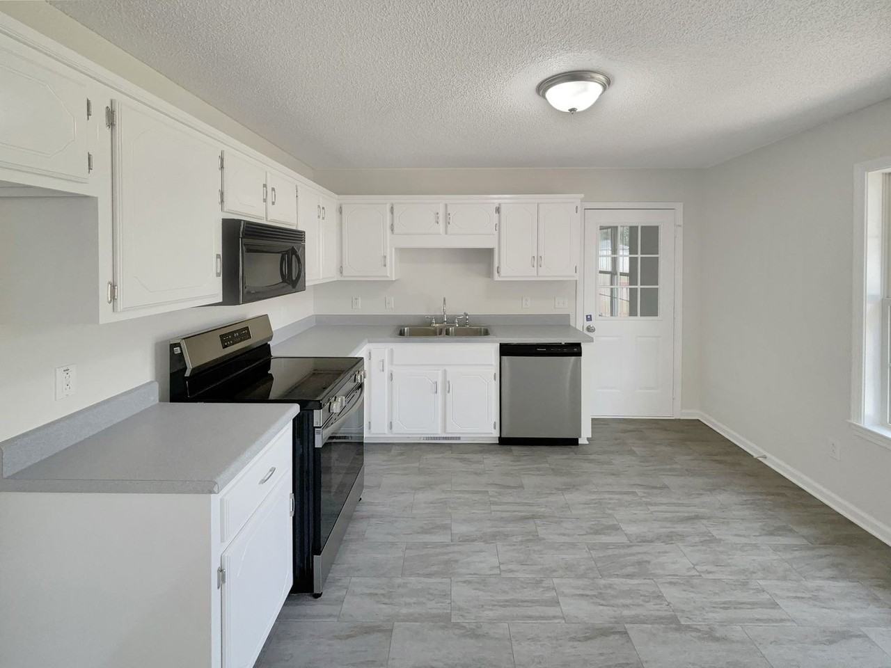1879 Timberline Way - Photo 5 of 23