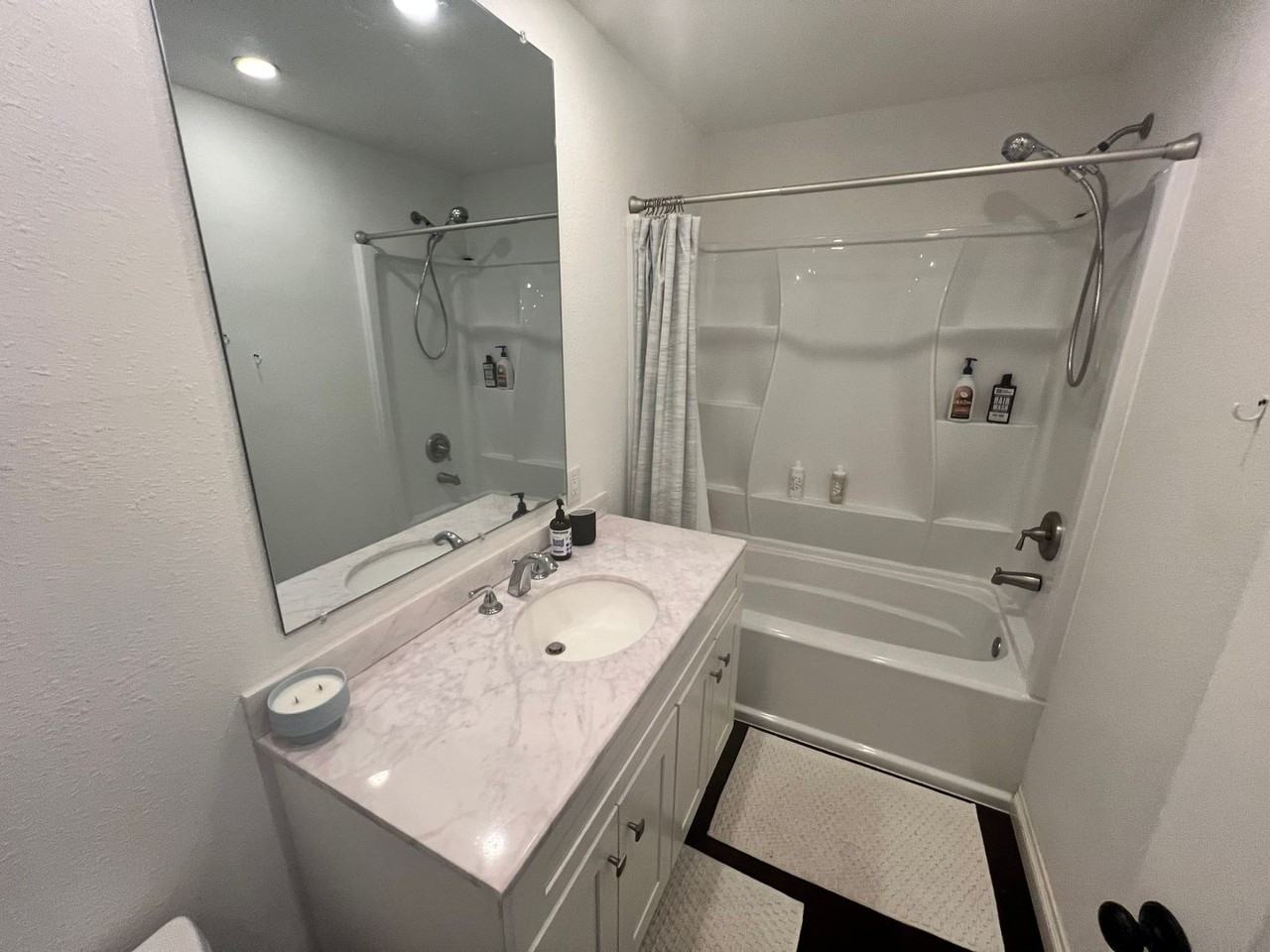 7641 Sea Cliff Way - Photo 3 of 24