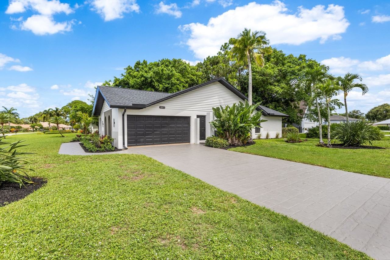 1911 Princess Court - Photo 2 of 48