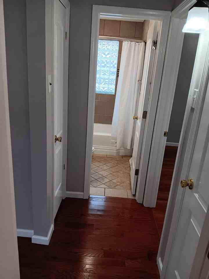 2425 Sw 22nd St - Photo 3 of 16