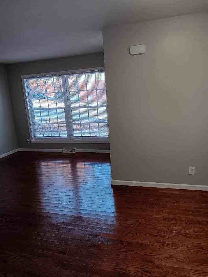 2425 Sw 22nd St - Photo 7 of 16