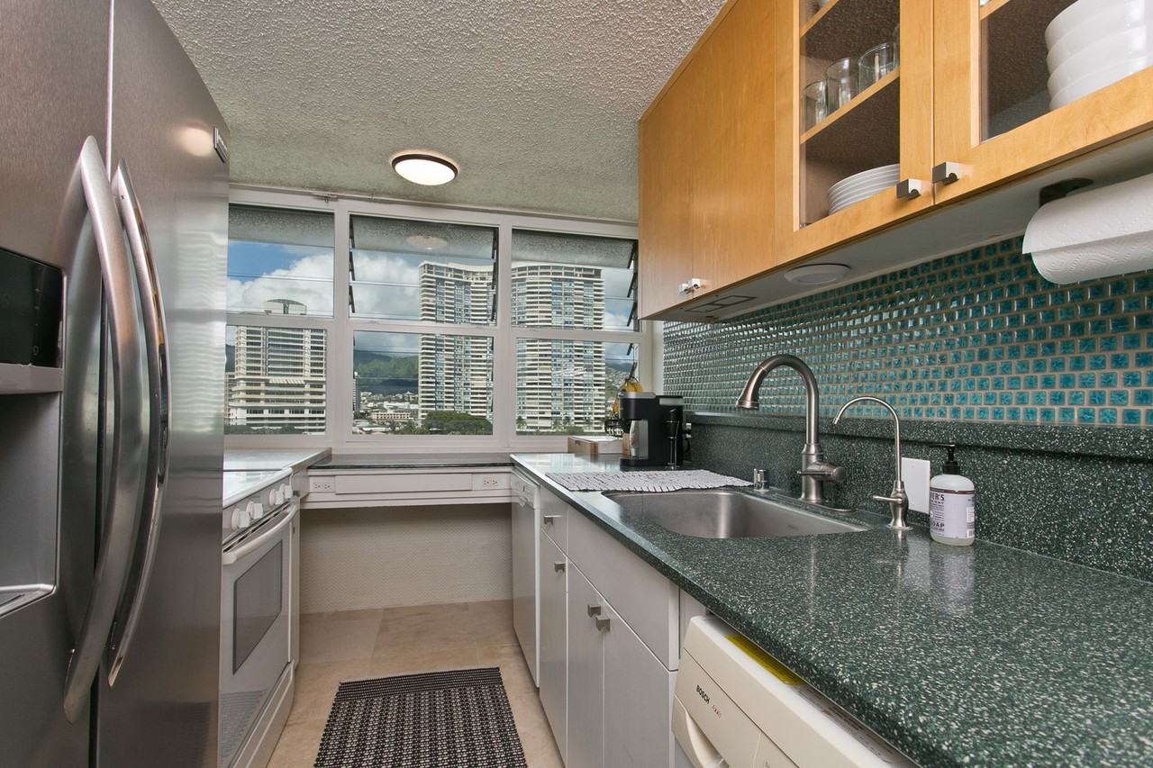 2015 Ala Wai Blvd #9C - Photo 6 of 18