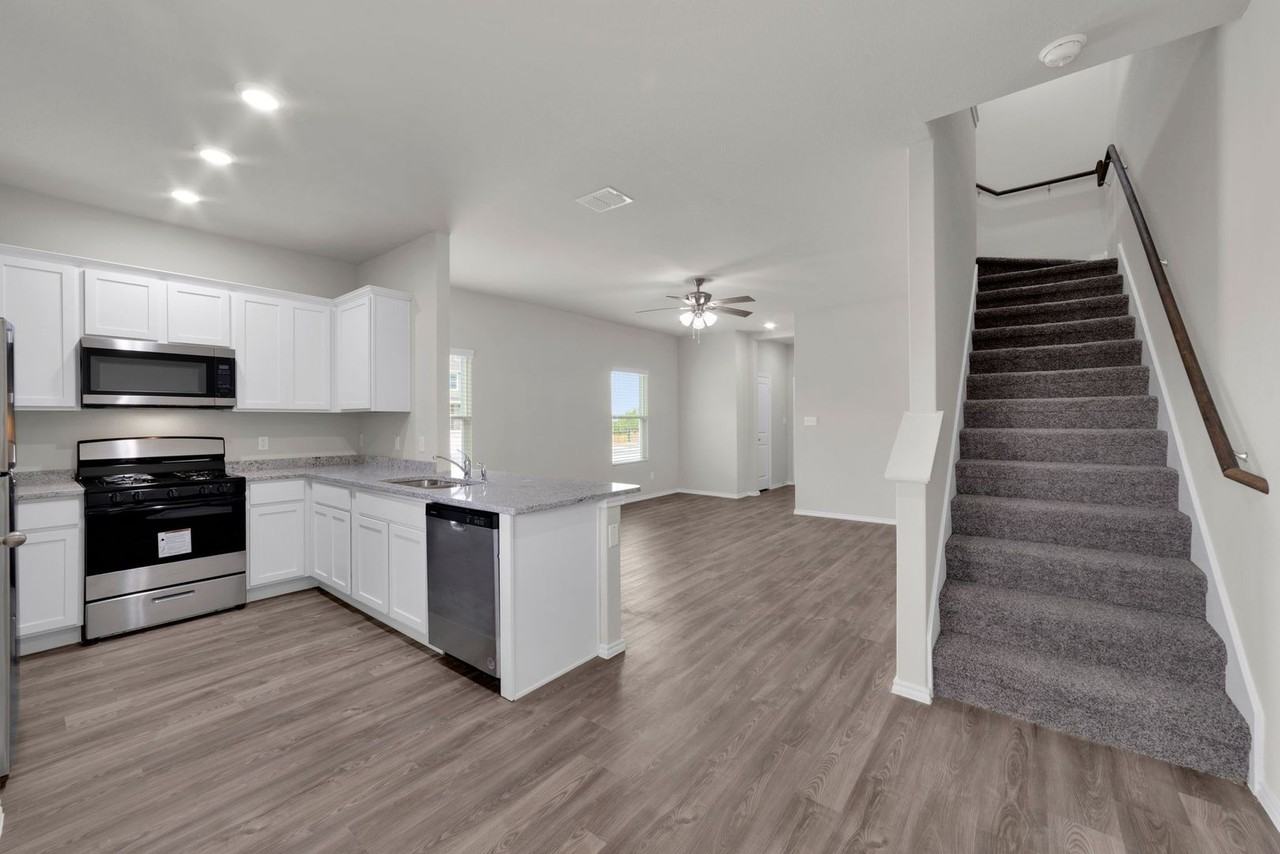 249 Marigold Pl - Photo 4 of 7
