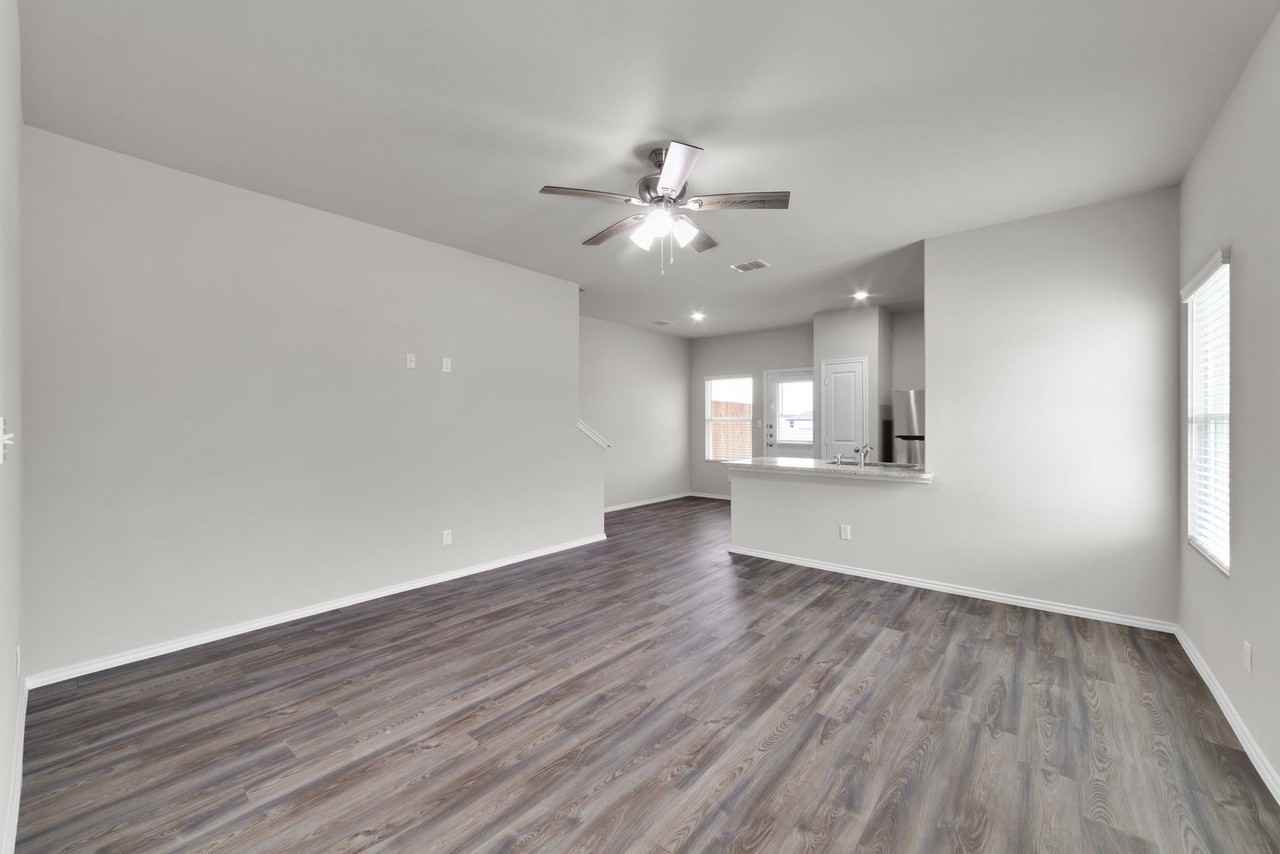 249 Marigold Pl - Photo 5 of 7
