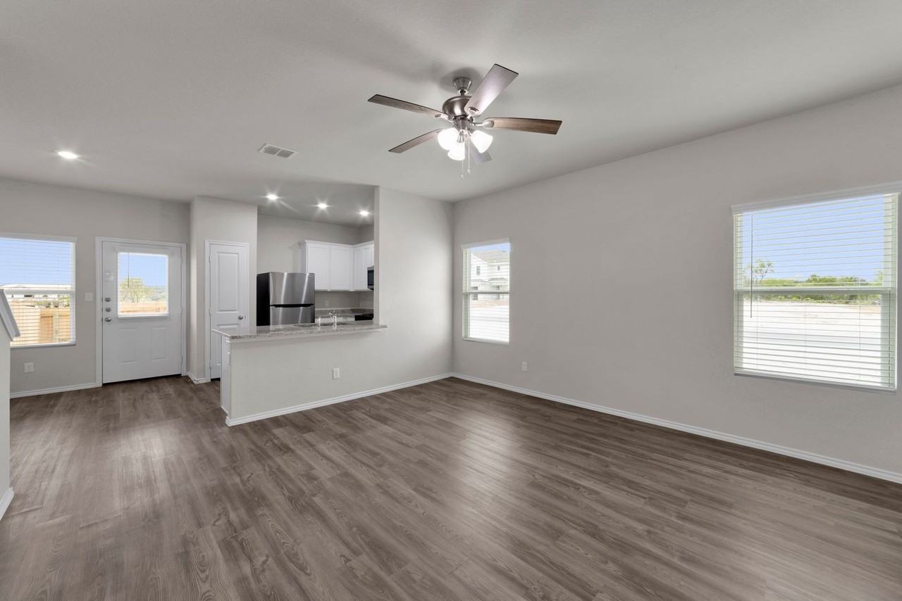 249 Marigold Pl - Photo 6 of 7