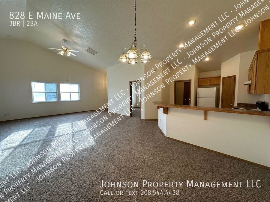 828 E Maine Ave - Photo 2 of 15