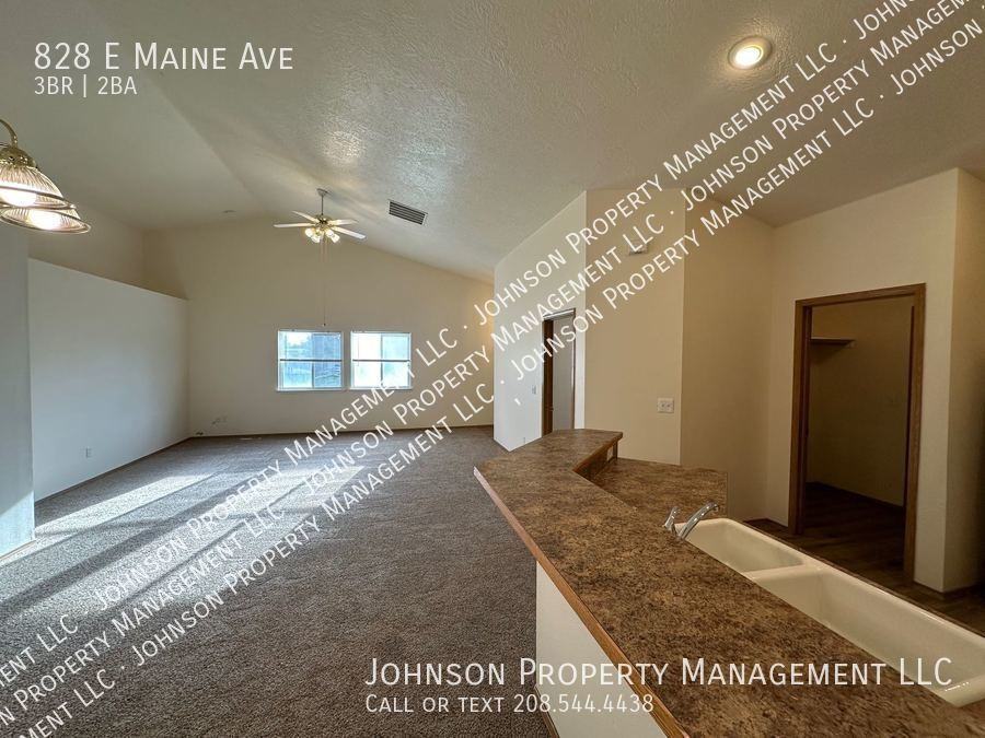 828 E Maine Ave - Photo 4 of 15