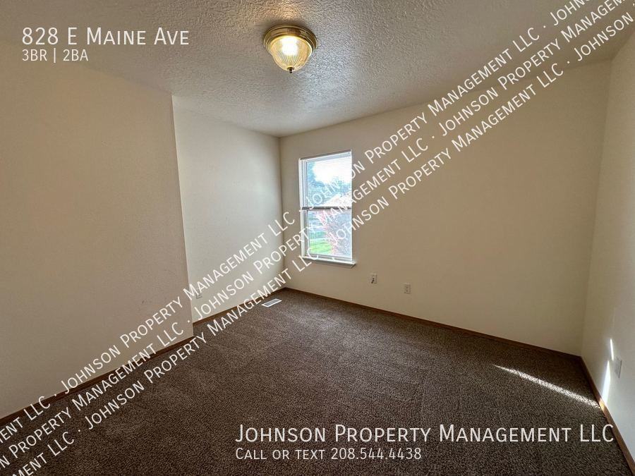 828 E Maine Ave - Photo 6 of 15