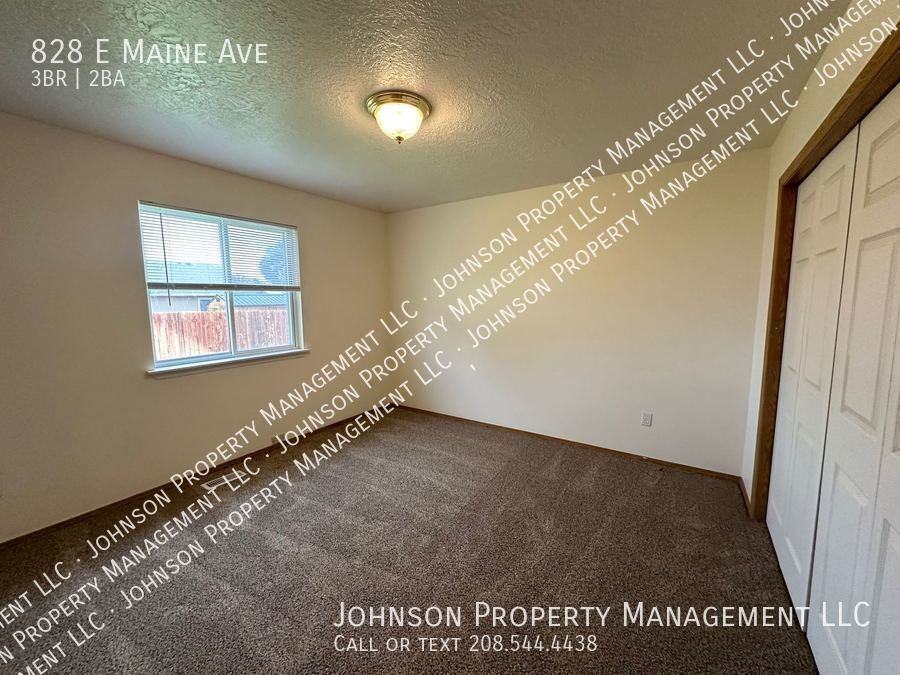 828 E Maine Ave - Photo 7 of 15