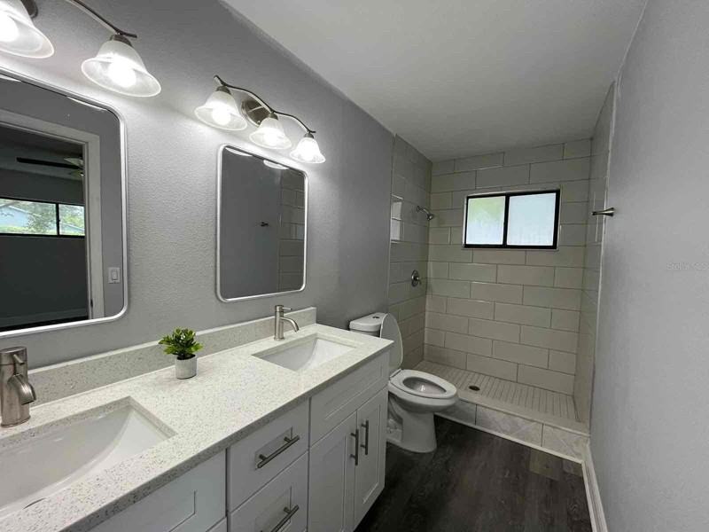 2606 Sheffield Ave - Photo 5 of 10