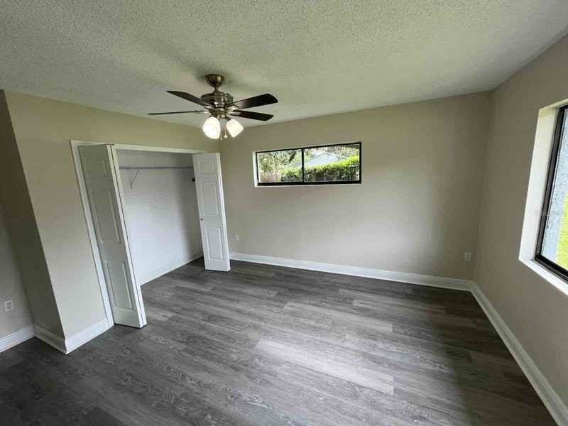 2606 Sheffield Ave - Photo 7 of 10