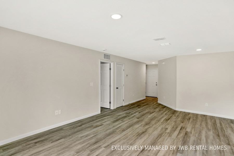 8131 Oklahoma St - Photo 3 of 17