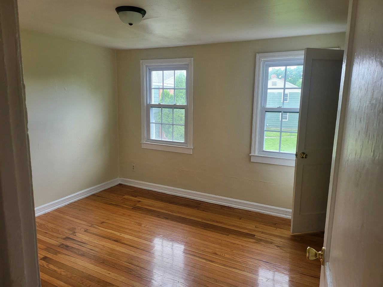 504 W Brighton Ave #5 - Photo 3 of 6