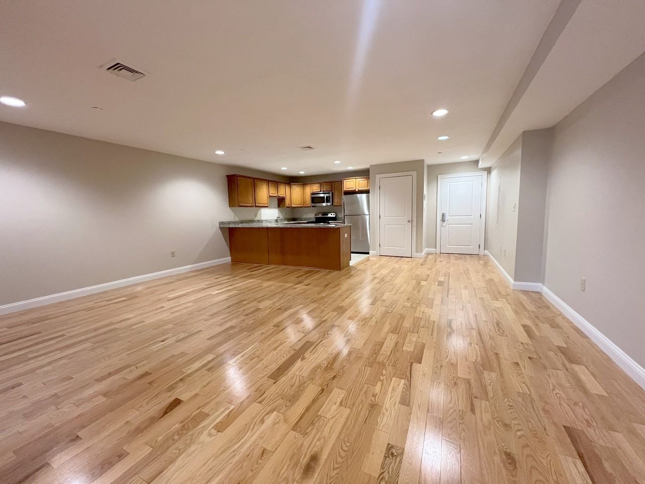 18 Needham St #204 - Photo 5 of 14