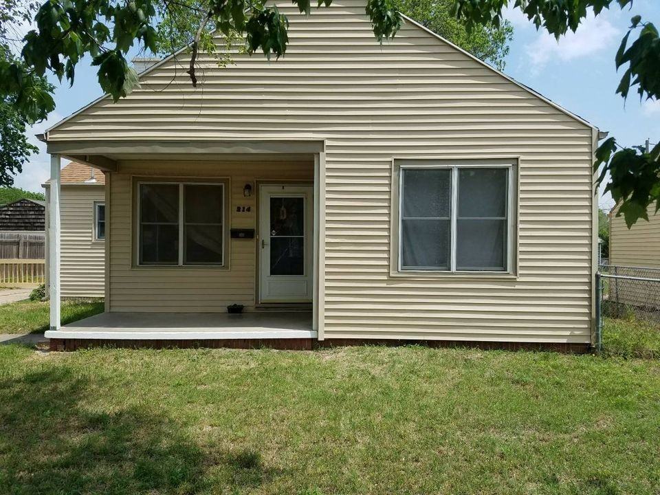 214 S Mccomas St #NA - Photo 2 of 22