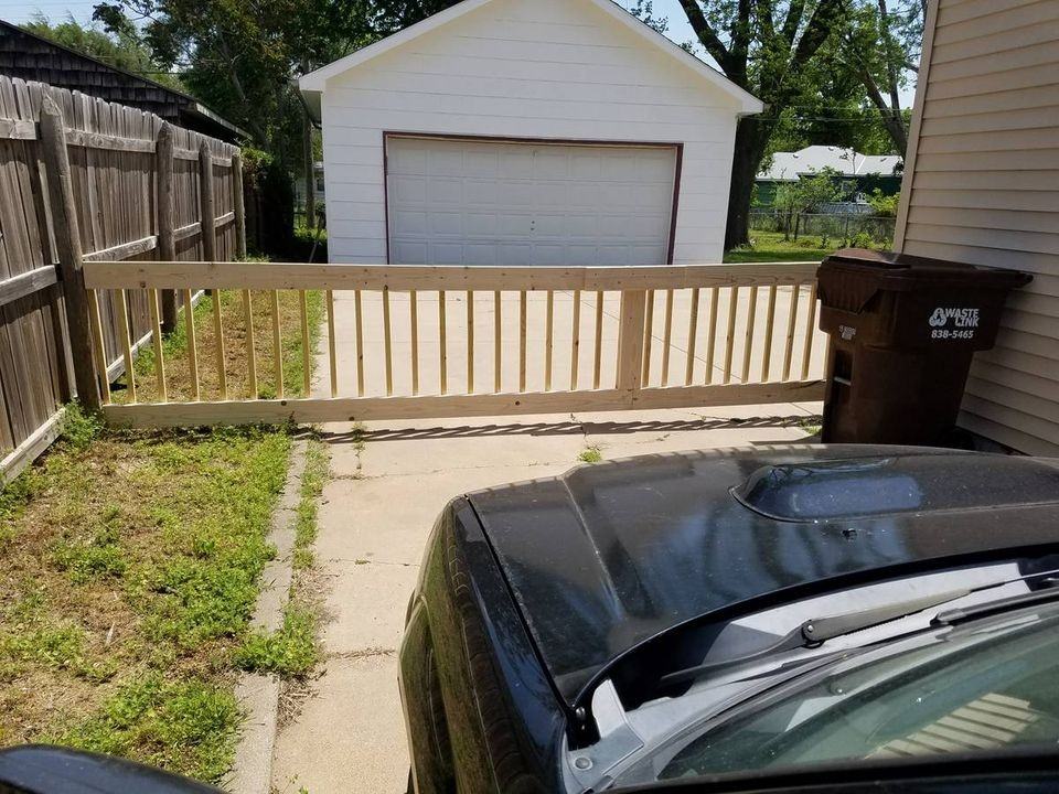 214 S Mccomas St #NA - Photo 3 of 22